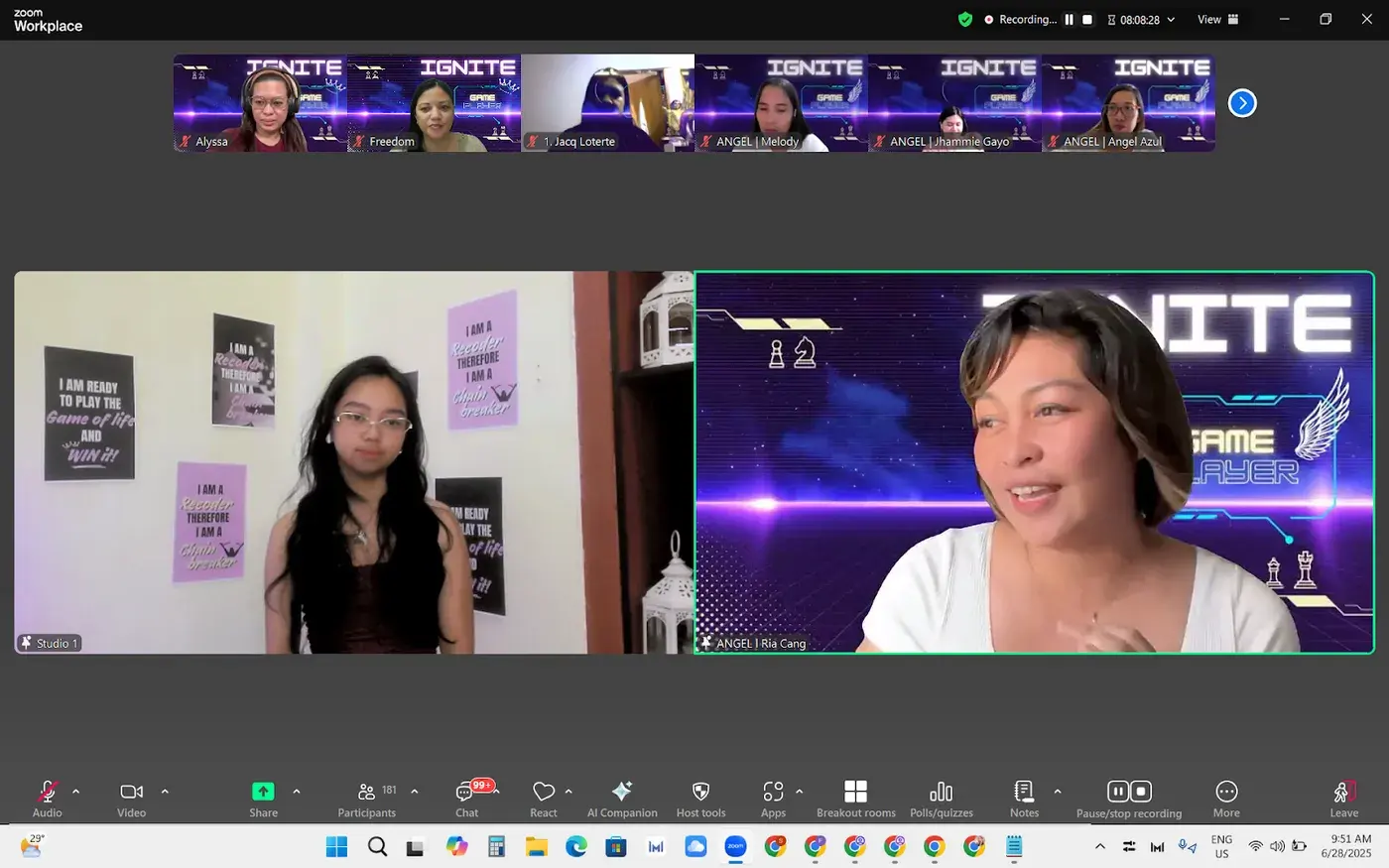 A full Zoom room during a live online session